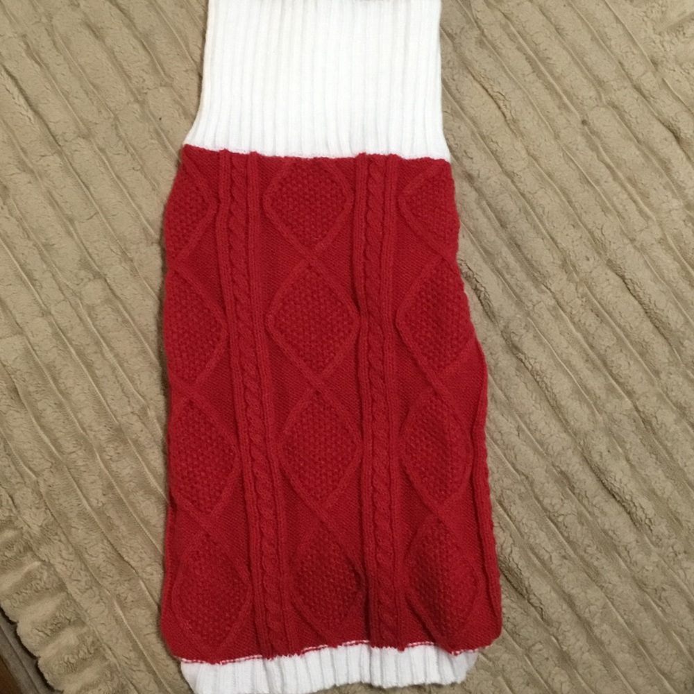 Kofestihue Red Cable Knit Dog Sweater, Size Large, NWT.